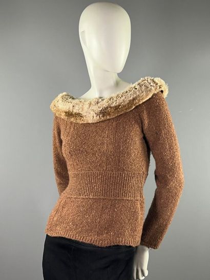 BLUMARINE - Pull.

Modèle réalisé en cachemire...