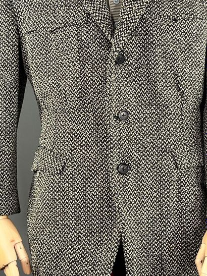 YOHJI YAMAMOTO - Veste pour homme.

Le modèle...