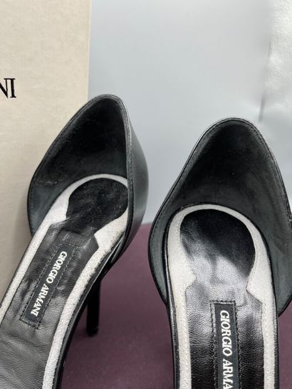 GIORGIO ARMANI - Collection 2009 - Escarpins.

Modèle...