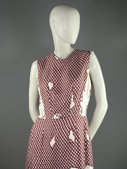 LOUIS VUITTON - Robe.

Le modèle est taillé...