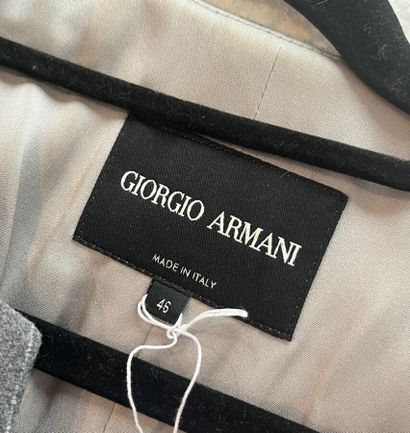 GIORGIO ARMANI - Tailleur pantalon.

L'ensemble...