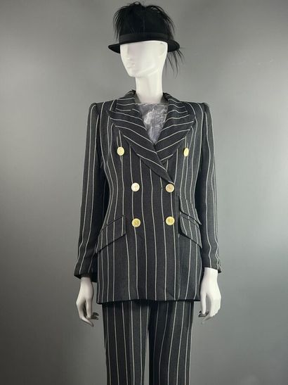 MISS TORRENTE - Trouser suit.

The ensemble...
