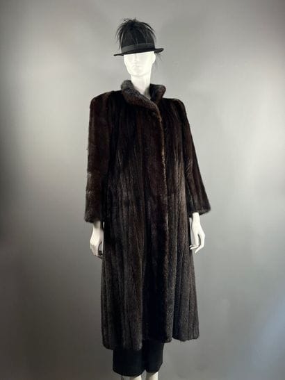 YVES SAINT LAURENT Fur
Long mink coat with...