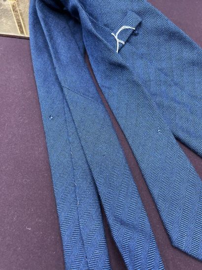 Lot de 8 cravates de luxe dont :

-SALVATORE...