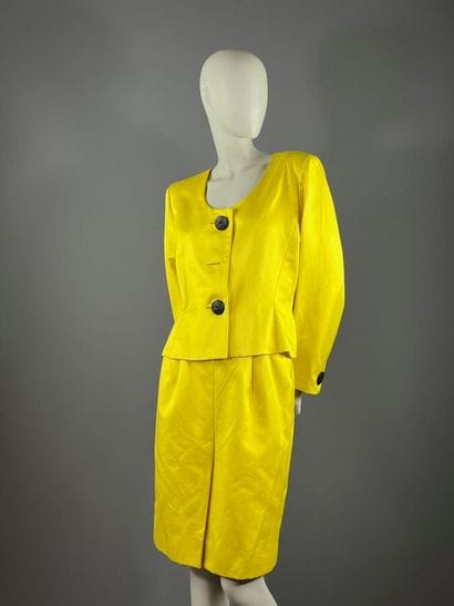 YVES SAINT LAURENT Rive-Gauche - Cruise Collection...