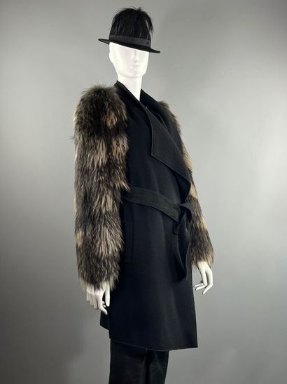 EMILIO PUCCI - Coat - 38
This model is cut...