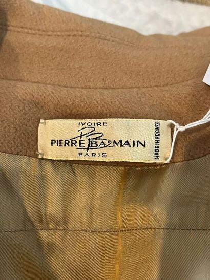 PIERRE BALMAIN Ivory - Long coat.

Cut from...