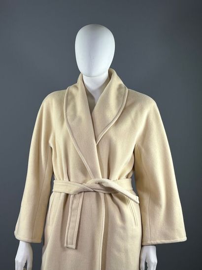 GUCCI - Coat. 80's

Beige coat in wool blend...