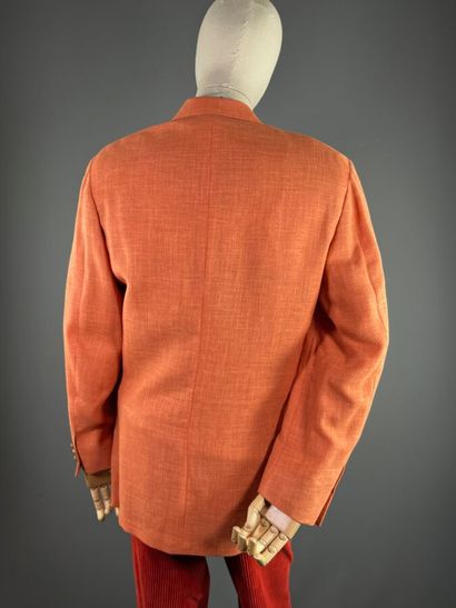 CHRISTIAN DIOR Boutique - Veste.

Le modèle...