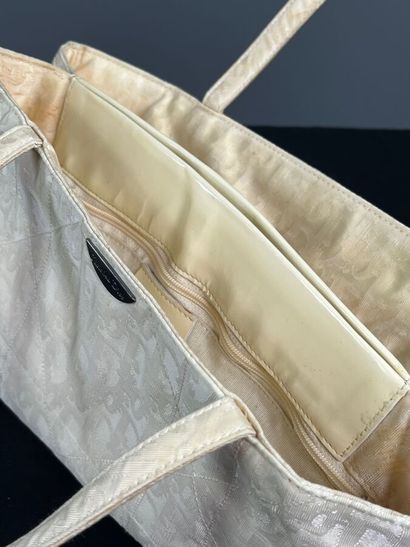 CHRISTIAN DIOR - Petit sac cabas en toile...