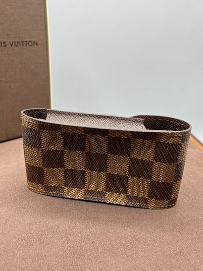 LOUIS VUITTON - Étui à cigarettes.

Le modèle...