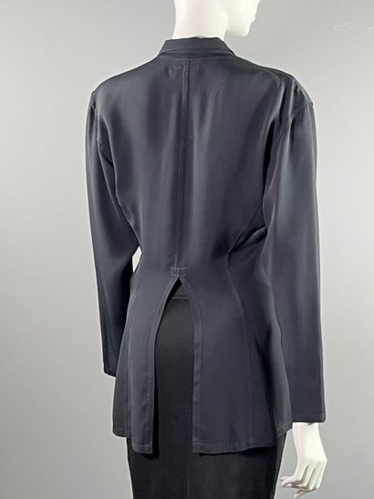YOHJI YAMAMOTO - long black jacket - T M

Cut...