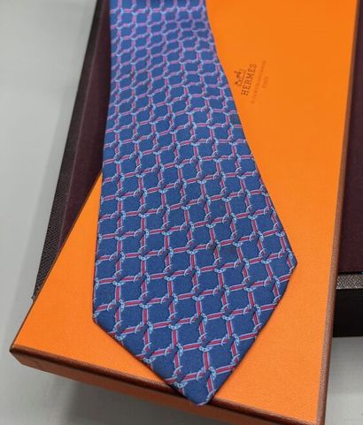 HERMÈS Paris - Cravate.

Modèle en twill...