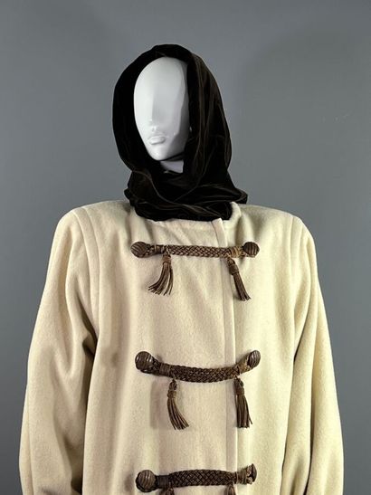 YVES SAINT LAURENT Rive-Gauche - Coat

Cut...