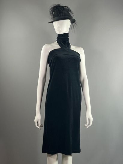 PACO RABANNE PARIS black velvet dress
presented...
