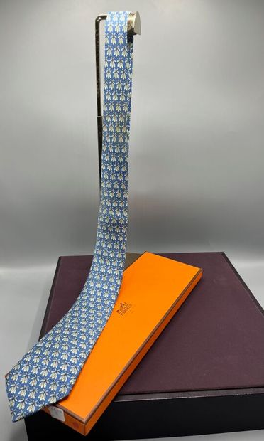 HERMÈS Paris - Cravate.

Modèle en twill...