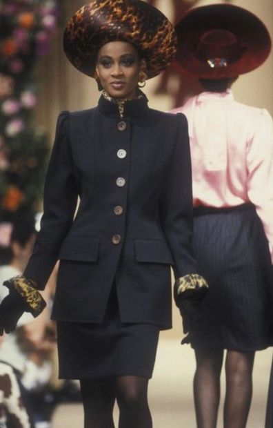 YVES SAINT LAURENT Rive Gauche -Collection...