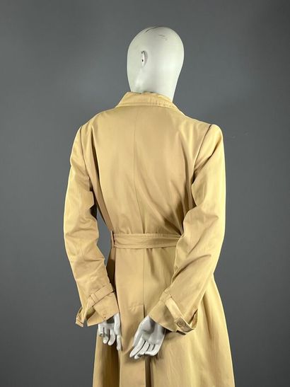 YVES SAINT LAURENT Rive-Gauche - Trench coat.

Cut...