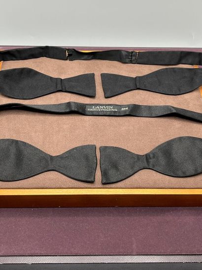 LANVIN et autre- Lot de 2 noeuds papillon.

Modèle...