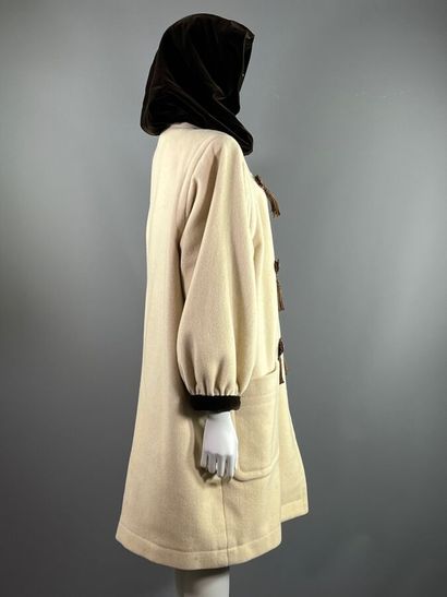 YVES SAINT LAURENT Rive-Gauche - Coat

Cut...