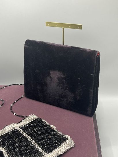 CHRISTIAN DIOR / GIORGIO ARMANI - Deux pochettes.

Sac...