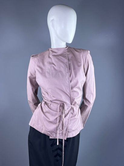 VIVIENNE WESTWOOD - Top cache coeur.

Cut...