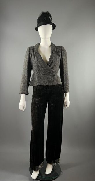 GIORGIO ARMANI - Veste et pantalon.

Modèle...