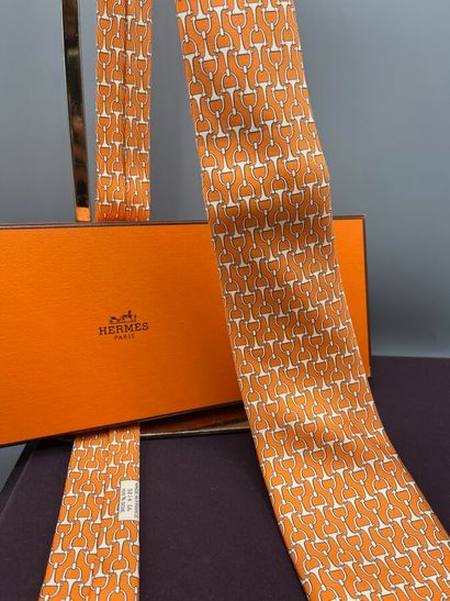 HERMÈS Paris - Cravate.

Modèle en twill...