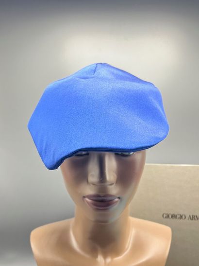 GIORGIO ARMANI - vers 2010 - Lot de 2 chapeaux.

Modèle...