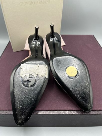 GIORGIO ARMANI - Collection 2004 - Escarpins.

Modèle...