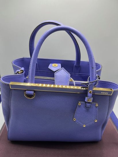FENDI - 2 DAYS handbag.

Model here in lilac-purple...