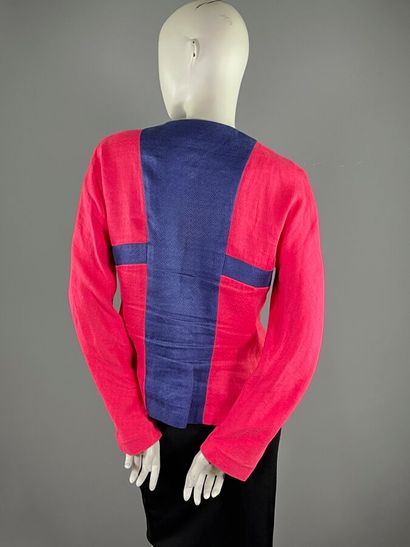 GIORGIO ARMANI - Veste.

Modèle taillé dans...