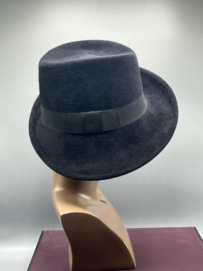 GIORGIO ARMANI par Philip Treacy - Collection...