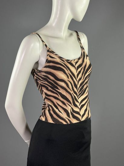BLUMARINE - Twin set + top.

- L'ensemble...