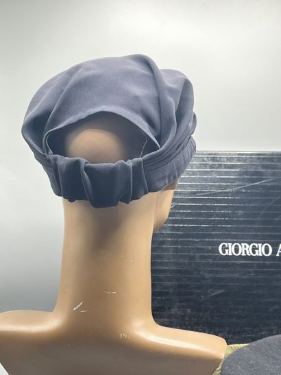GIORGIO ARMANI - Lot de 4 chapeaux des années...