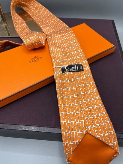 HERMÈS Paris - Cravate.

Modèle en twill...