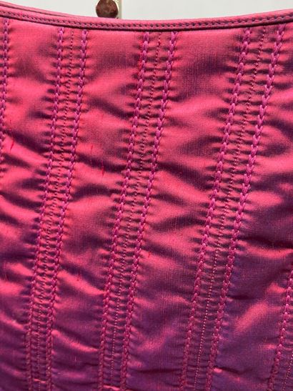 GIORGIO ARMANI - Sac.

Modèle réalisé en...