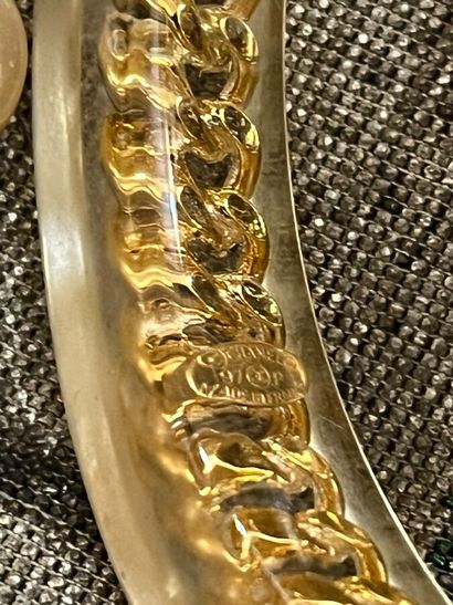 Lot de bijoux et accessoires:

-Bracelet...