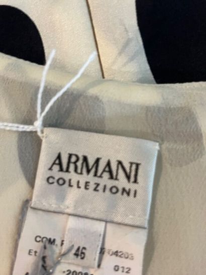 GIORGIO ARMANI - Lot comprenant un tailleur...