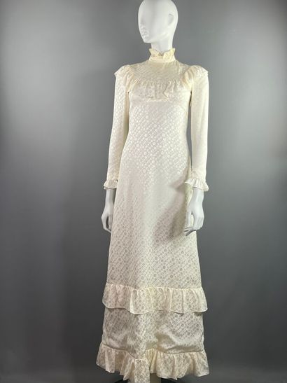 GUIBERT ET CHARDIN - Evening dress - 1970s.

Cut...