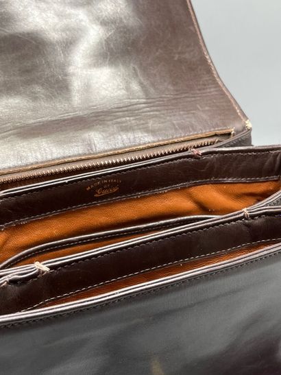 GUCCI - années 70 - Handbag.

Brown leather....
