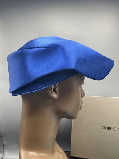 GIORGIO ARMANI - vers 2010 - Lot de 2 chapeaux.

Modèle...