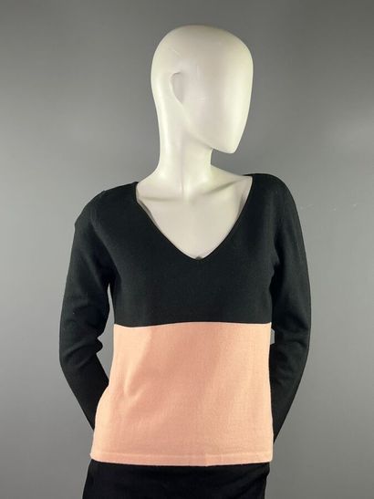 BLUMARINE - lot de 3 pulls.

-Modèle en laine...