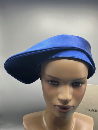 GIORGIO ARMANI - vers 2010 - Lot de 2 chapeaux.

Modèle...