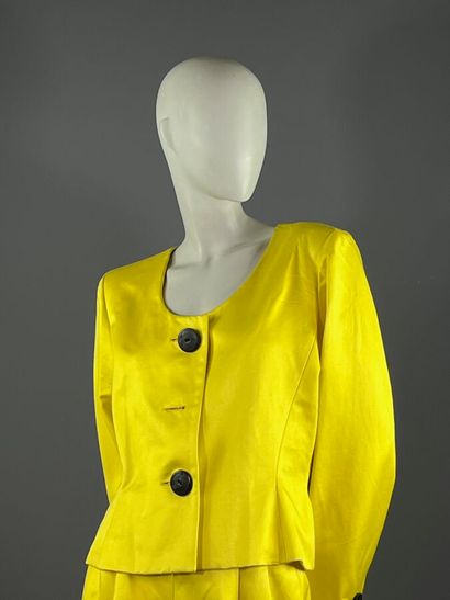 YVES SAINT LAURENT Rive-Gauche - Cruise Collection...