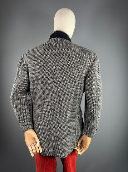 YOHJI YAMAMOTO - Veste pour homme.

Le modèle...