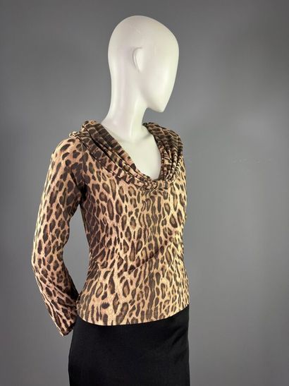 BLUMARINE - Twin set + top.

- L'ensemble...