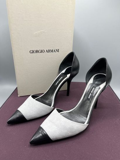 GIORGIO ARMANI - Collection 2009 - Escarpins.

Modèle...