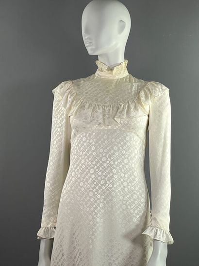 GUIBERT ET CHARDIN - Evening dress - 1970s.

Cut...
