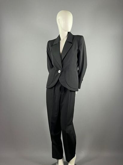 YVES SAINT LAURENT Rive-Gauche - Late 90's...